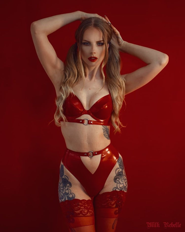Lara O-Ring Ultra Boost Latex Bra