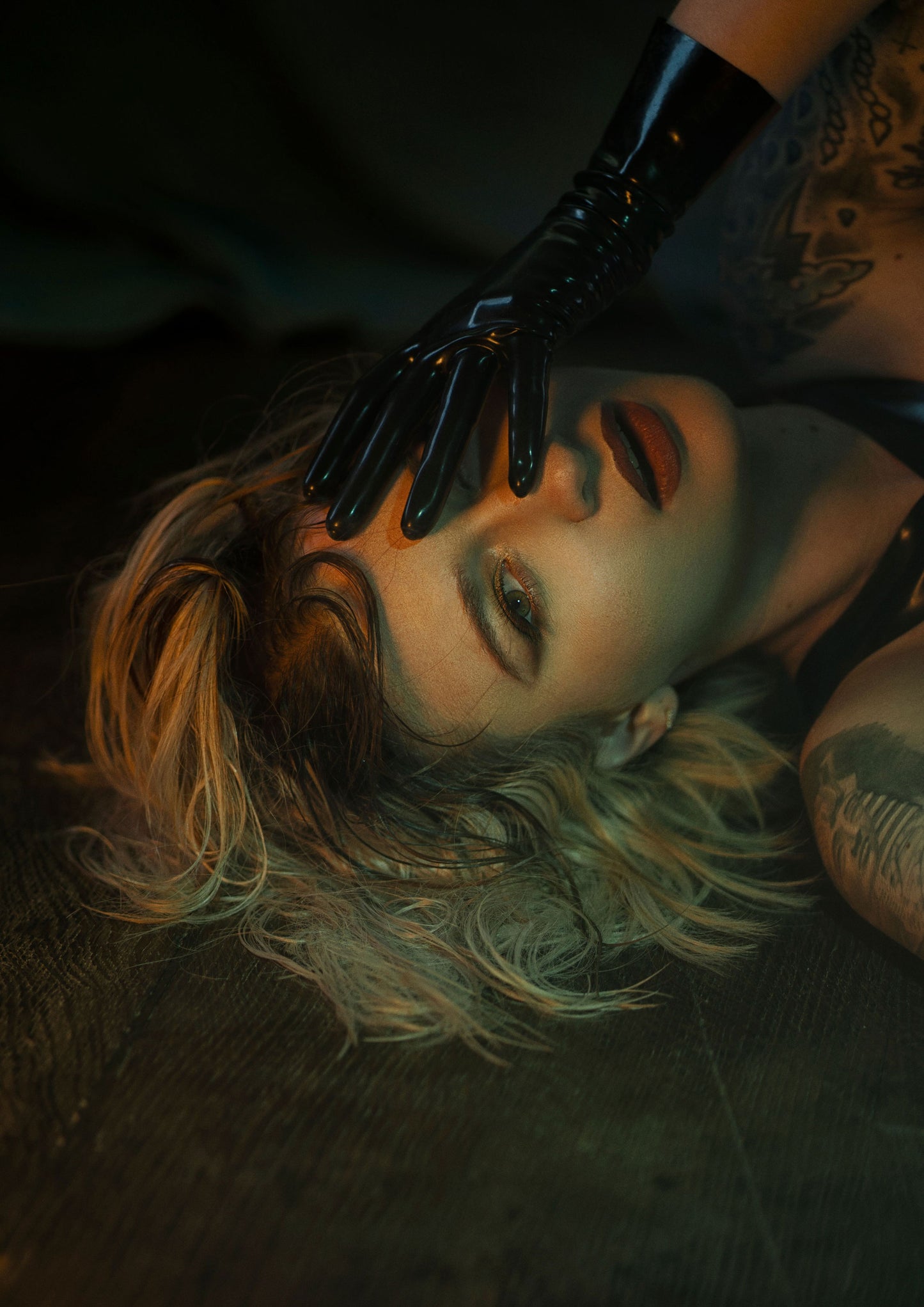 Black Latex Wrist Gloves